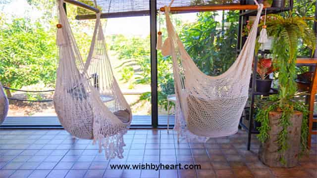 Hammock-Chair-inexpensive-gift-ideas-for-everyone